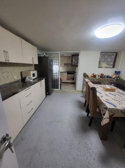 Apartament cu 5 camere în Decebal