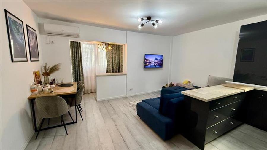 Apartament cu 3 camere decomandat, mobilat în Mircea cel Bătrân