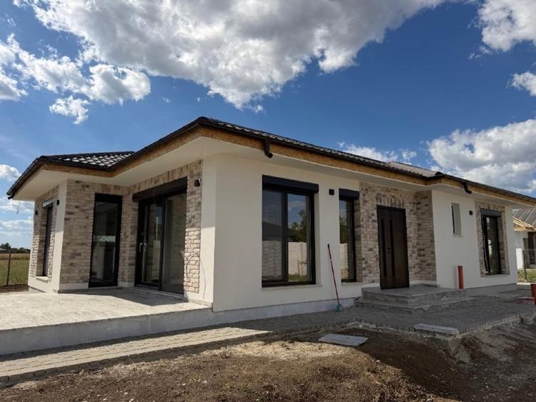 Casă individuală cu 4 camere cu Teren 780 Mp în Corbeanca