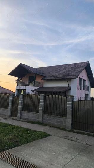 Casă cu 4 camere cu Teren 2064 Mp în Cenad