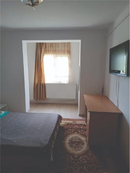Apartament cu 2 camere semidecomandat, mobilat în Tomis Nord
