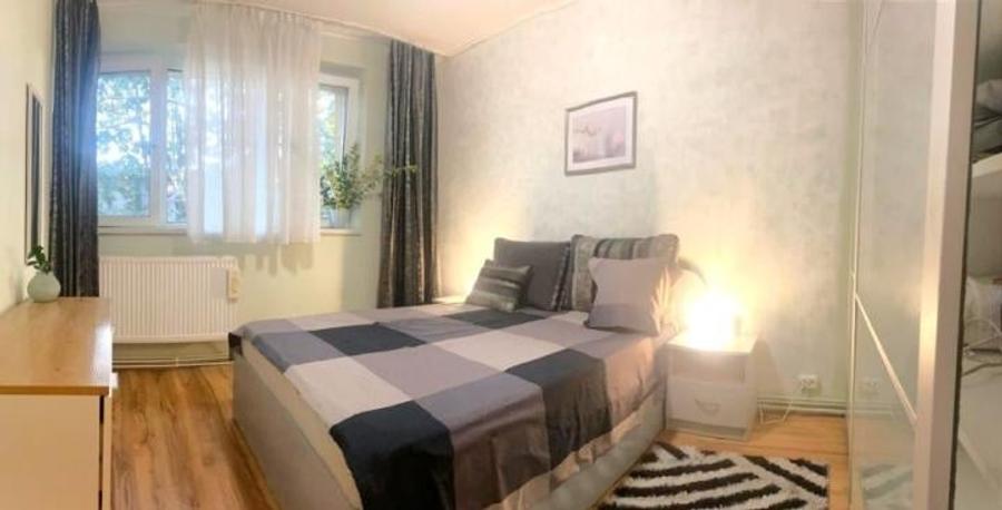Apartament cu 2 camere semidecomandat, mobilat în 1 Mai