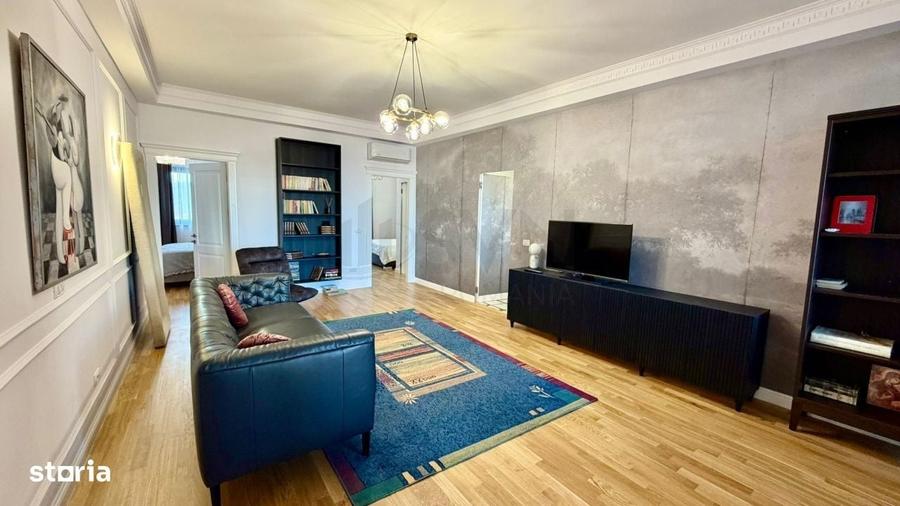 Apartament cu 4 camere decomandat în Calea Victoriei