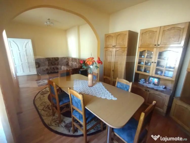 Casa 3 camere, 100mp si spatiu comercial, teren 513 mp, zona - 12