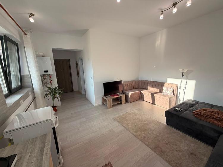 Apartament cu 2 camere decomandat în 13 Septembrie