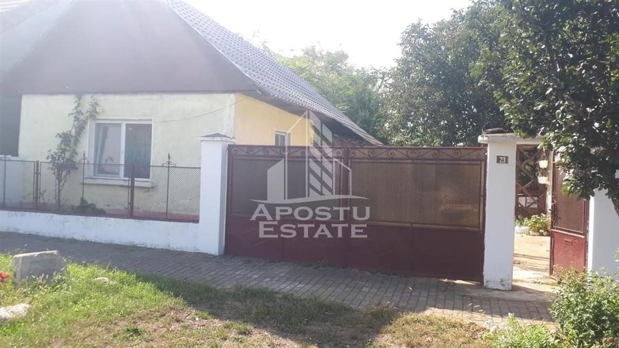 Casă individuală cu 3 camere cu Canalizare în Central