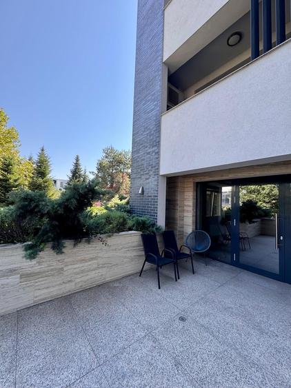 Apartament cu 3 camere decomandat în Băneasa