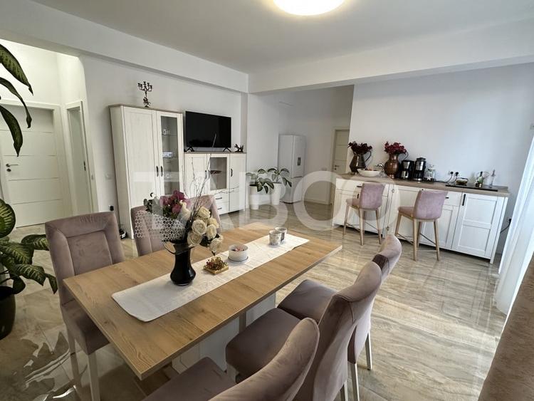 Apartament cu 3 camere decomandat, mobilat în Mihai Viteazul