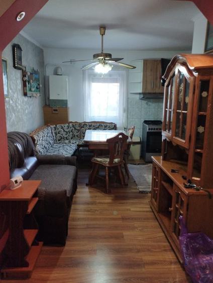 Apartament cu 3 camere decomandat în Govândari