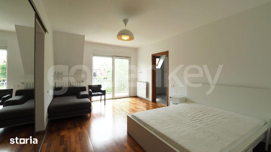 Casă cu 7 camere cu Teren 200 Mp în Central