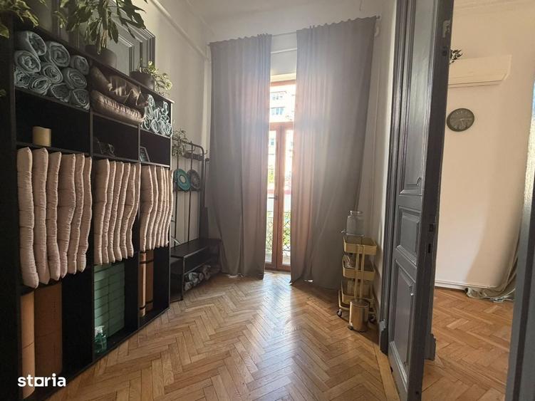 Apartament cu 4 camere semidecomandat în Armeneasca
