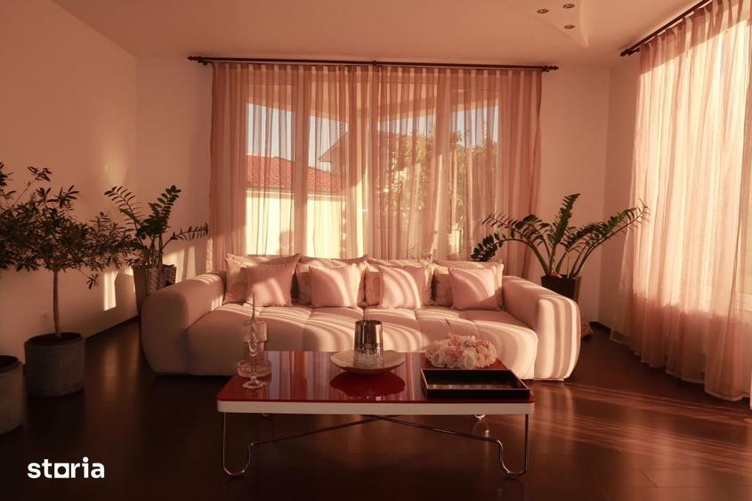 Casă cu 6 camere semidecomandat cu Teren 1400 Mp în Sânmartin