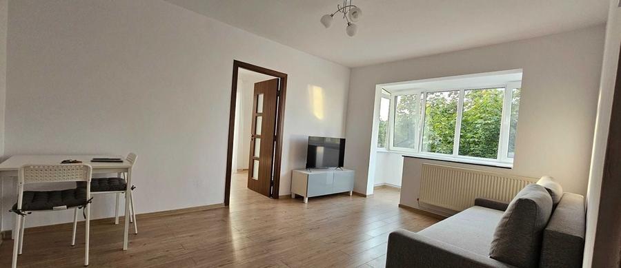 Apartament cu 2 camere decomandat, mobilat în Calea București