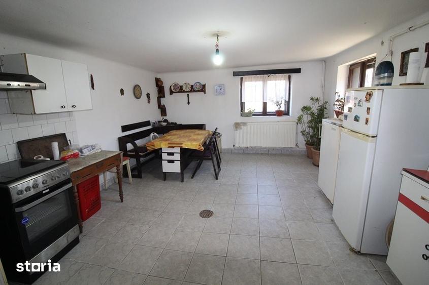 Casă cu 4 camere cu Teren 436 Mp în Hunedoara