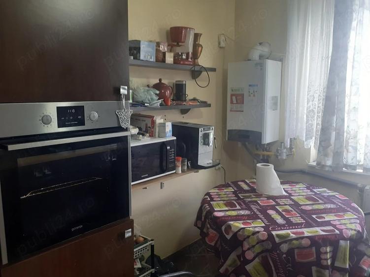 Apartament cu 3 camere semidecomandat în Hipodrom