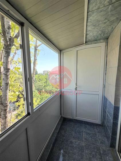 Apartament cu 4 camere decomandat în Tomis III
