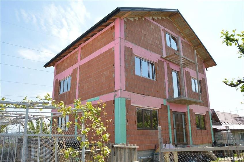 Casă cu 10 camere cu Teren 1278 Mp în Horpaz