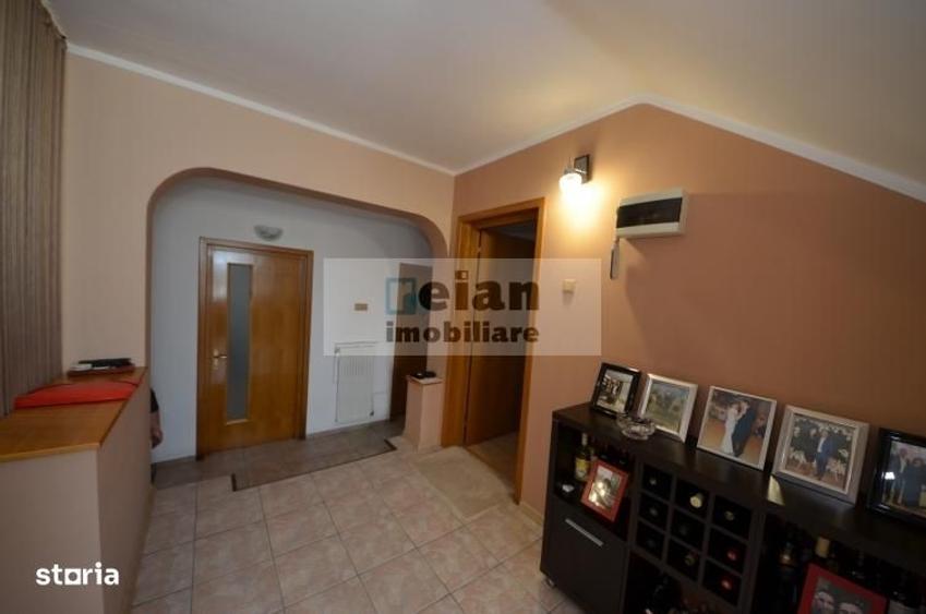 Casă cu 4 camere în Aviației