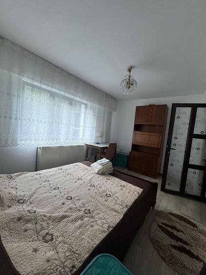 Apartament cu 3 camere decomandat în Slănic-Moldova