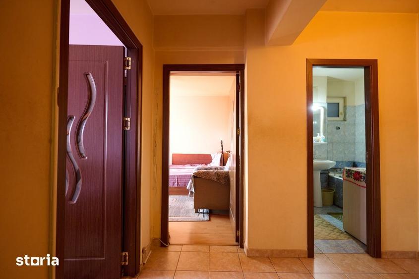 Apartament cu 3 camere decomandat, mobilat în Calea București