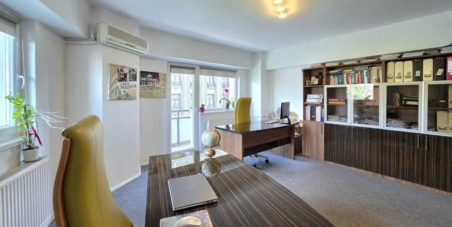 Apartament cu 4 camere decomandat, mobilat în Universitate