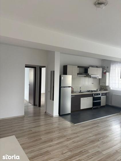 Apartament cu 3 camere în Astra