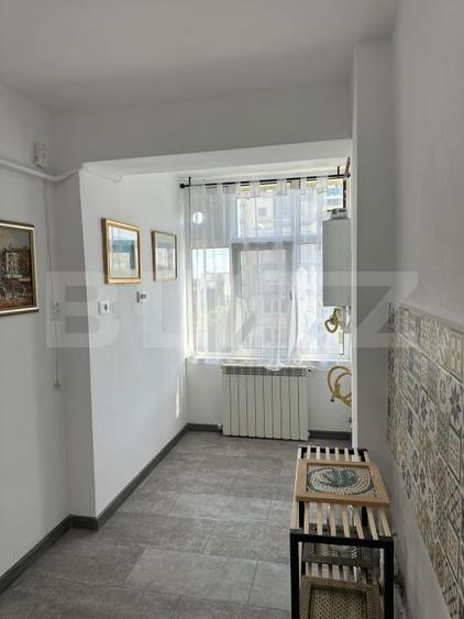 Apartament cu 3 camere circular, mobilat în Faleză