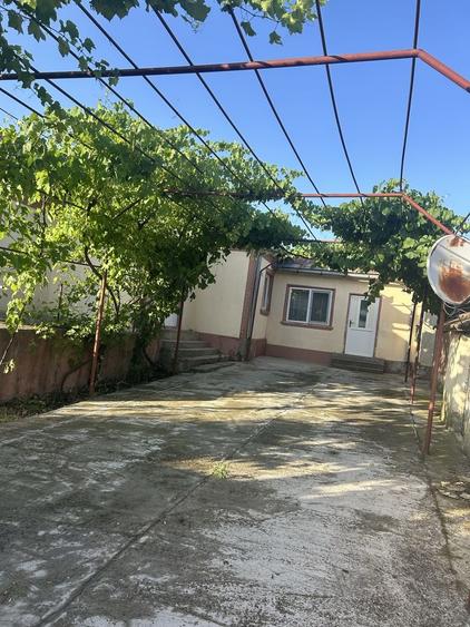 Casă cu 4 camere în Vasile Alecsandri