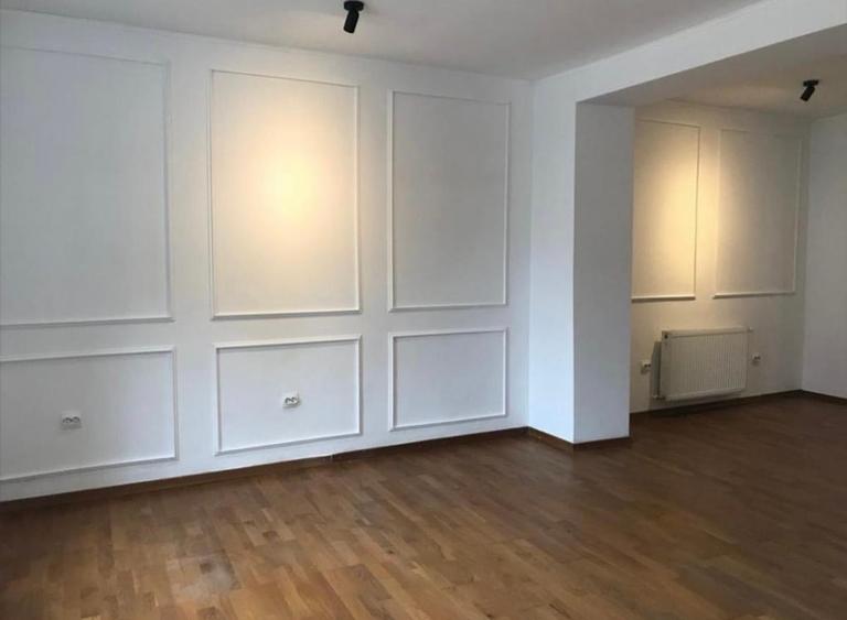 Casă individuală cu 8 camere cu Canalizare în Kiseleff