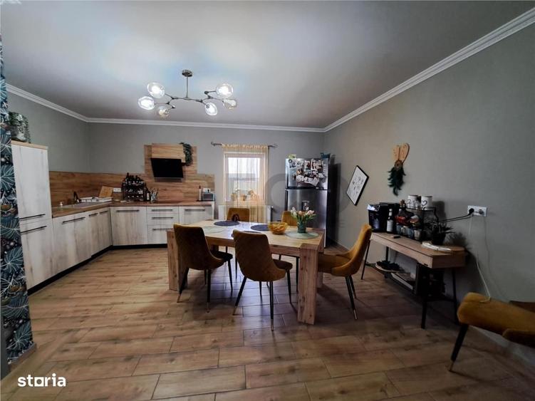 Casă cu 4 camere cu Teren 500 Mp în Central