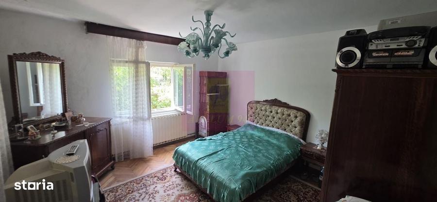 Casă cu 4 camere în Breaza de Sus