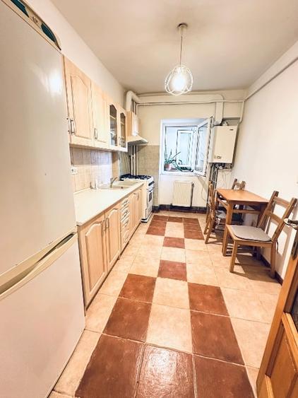 Apartament cu 3 camere decomandat, mobilat în Gară