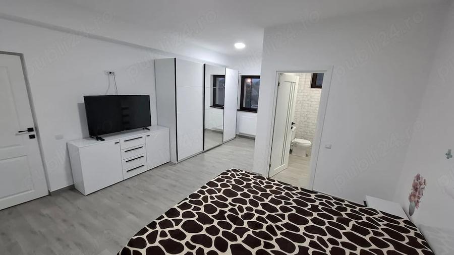 Apartament cu 4 camere decomandat în Central