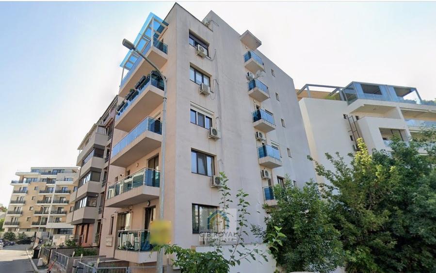 Apartament cu 3 camere decomandat, mobilat în Herăstrău