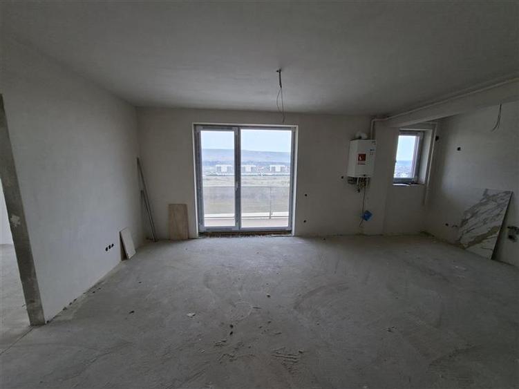 Apartament cu 2 camere semidecomandat în Florești