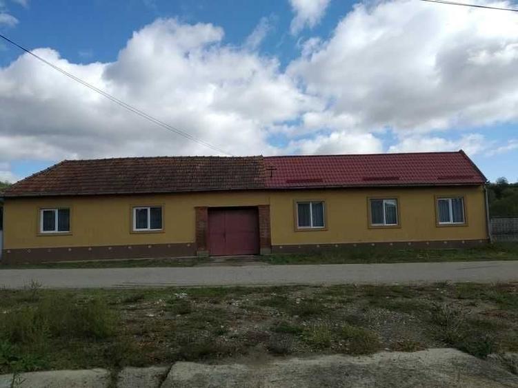 Casă cu 4 camere în Mănăștiur