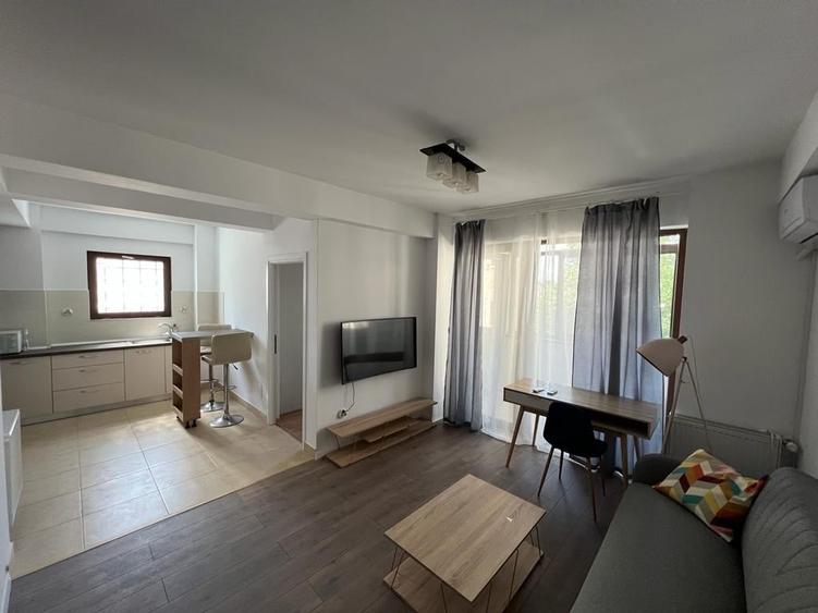 Apartament cu 2 camere decomandat, mobilat în Decebal
