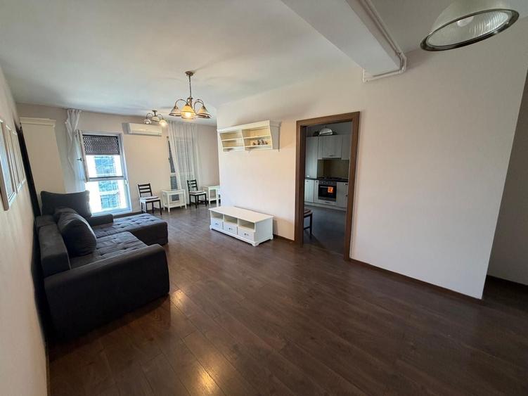 Apartament cu 3 camere decomandat, mobilat în Dumbrăvița