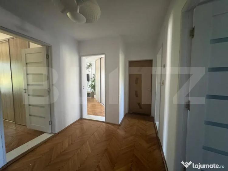 Casă cu 7 camere cu Teren 600 Mp în Central