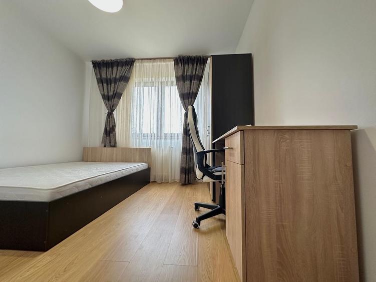 Apartament cu 3 camere decomandat, mobilat în Tractorul