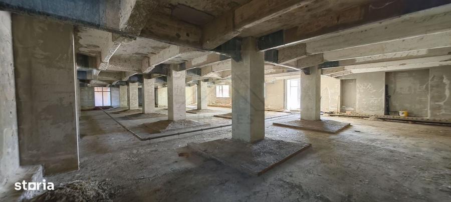Spațiu comercial, de 381 mp, în Complex Studențesc