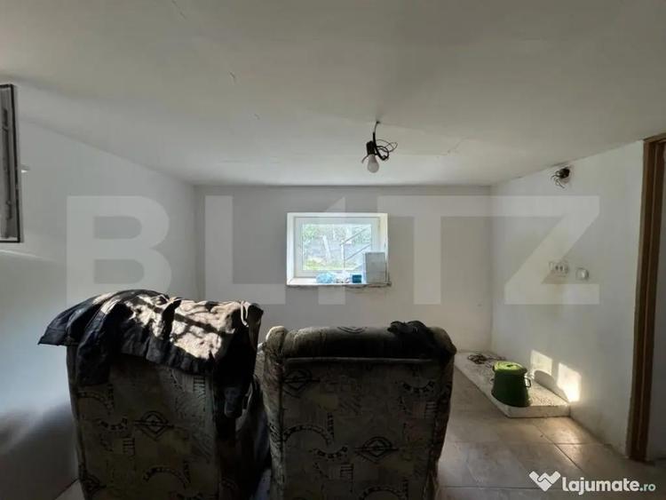 Casă cu 4 camere cu Teren 3697 Mp în Central