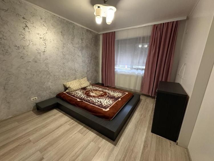 Apartament cu 2 camere decomandat în Roșu