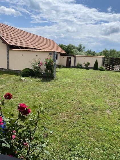 Casă cu 3 camere decomandat în Colun