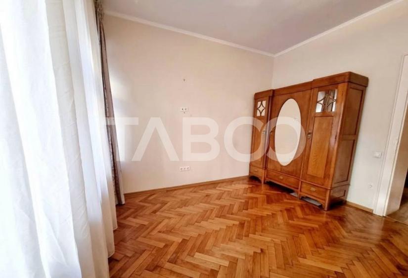 Apartament cu 2 camere semidecomandat, mobilat în Ultracentral