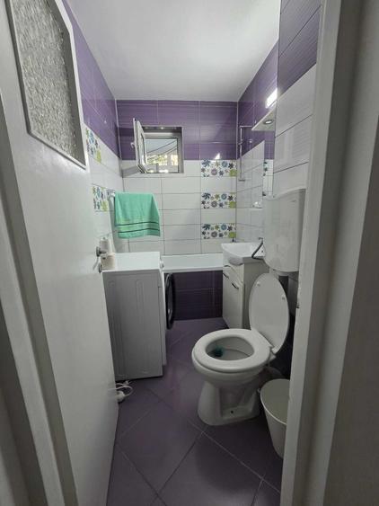 Apartament cu 2 camere decomandat în 1 Mai