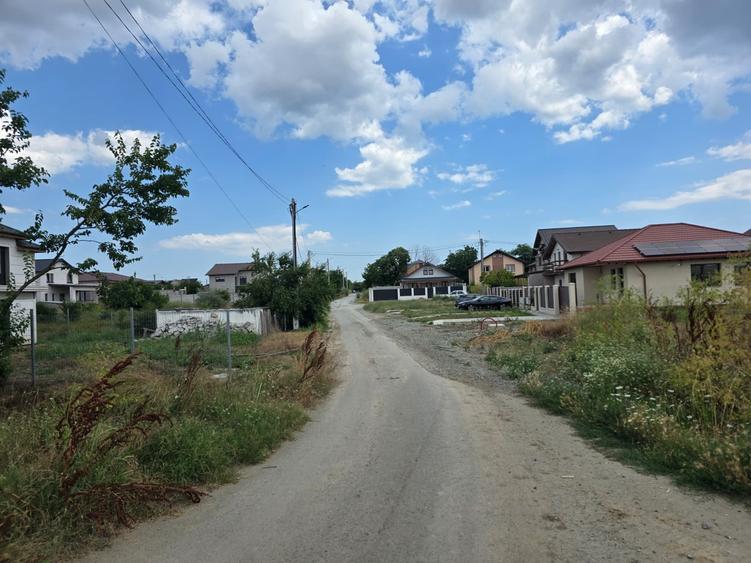 Teren Construcții intravilan de 14000 mp, în Lazu