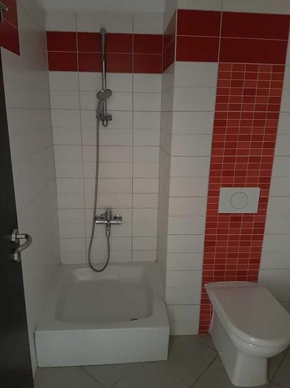 Apartament cu 3 camere decomandat în Berceni