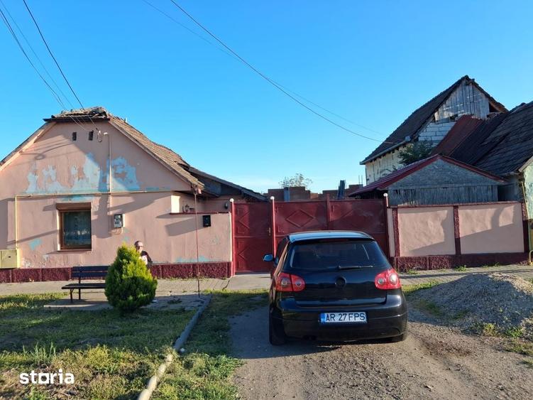 Casă cu 4 camere cu Teren 720 Mp în Fântânele