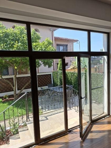 Casă individuală cu 5 camere cu Garaj în 1 Mai